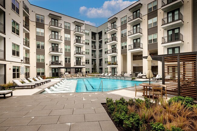 Building Photo - 8900 Six Pines Dr