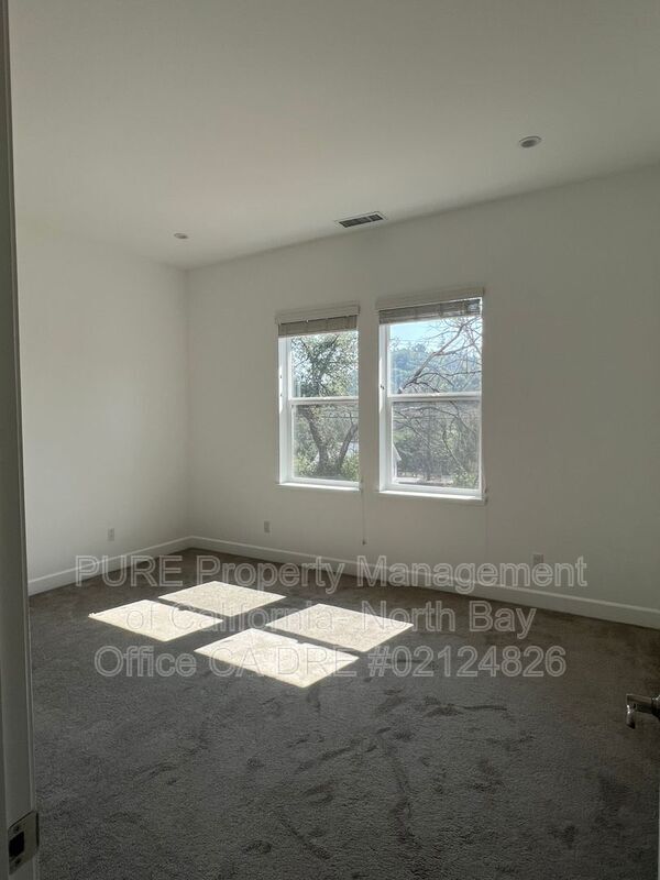 Building Photo - 1167 Mark West Springs Rd