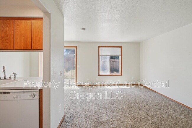 Building Photo - 2118 Baines Blvd