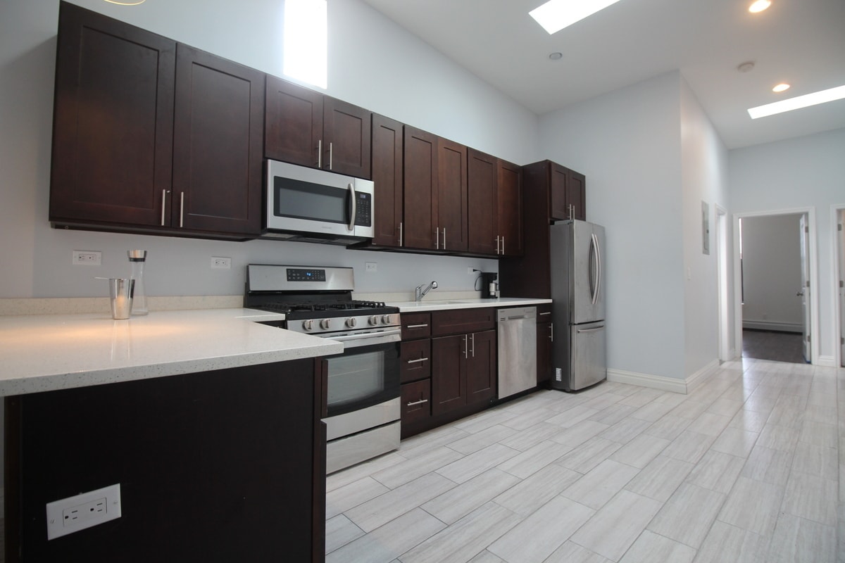 Building Photo - 447 Evergreen Ave