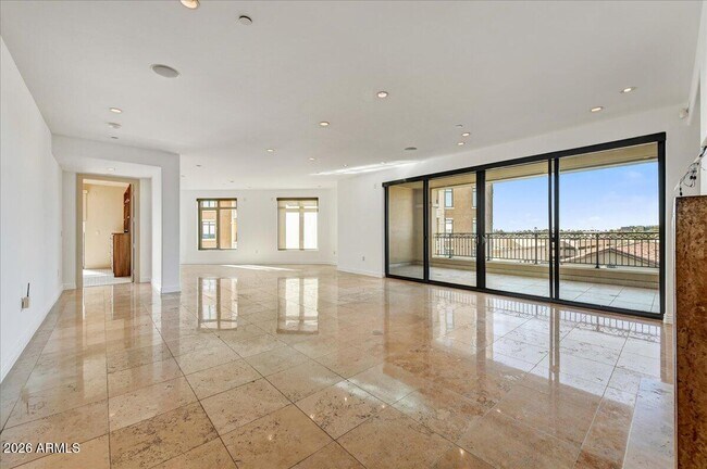 Building Photo - 7181 E Camelback Rd