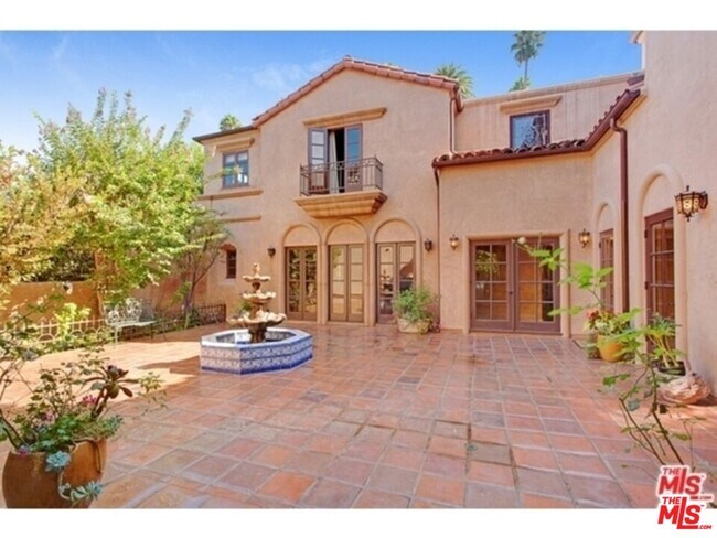 Building Photo - 725 Foothill Rd