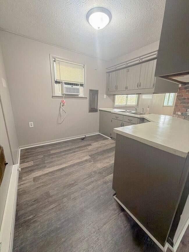 Building Photo - Studio Apartment