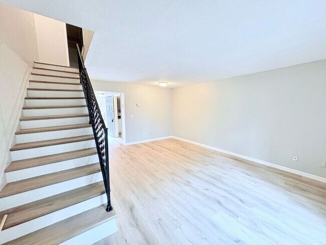 Building Photo - 1108 Tiger Blvd