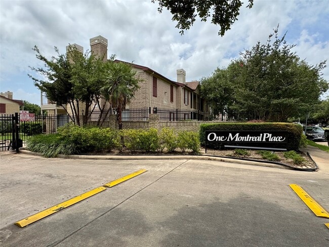 Building Photo - 2120 El Paseo St