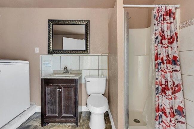 Building Photo - 1322 Wilson St