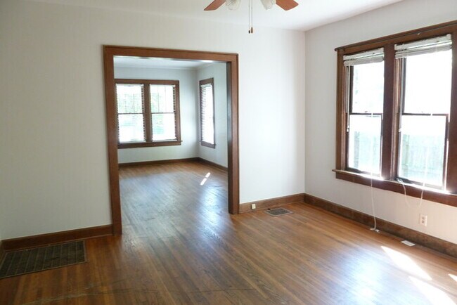 Building Photo - !! MOVE IN SPECIAL: Receive 50% off your 2...