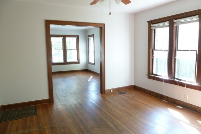 Building Photo - Nice 3 bedroom in Bexley, walk to Capital ...