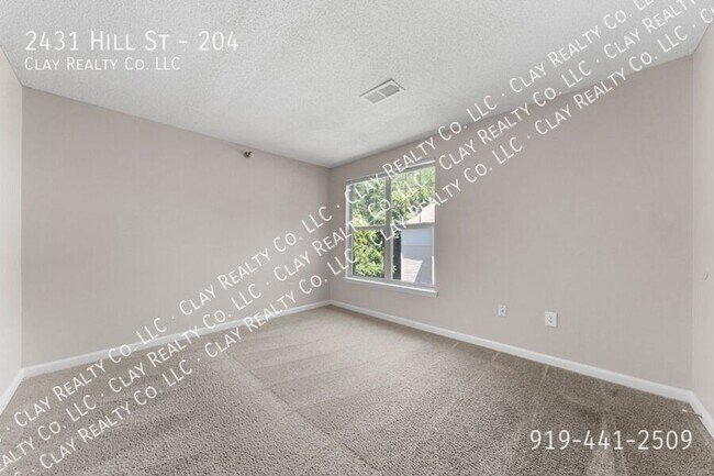 Building Photo - 2431 Hill St