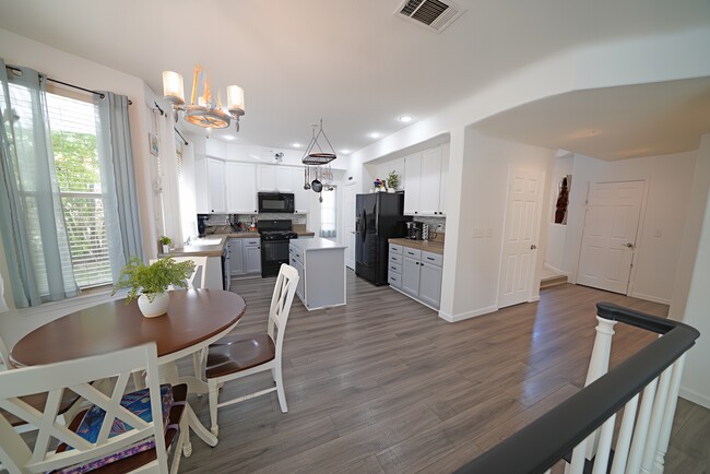 Building Photo - 1820 Dawnridge Ct