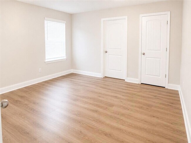 Building Photo - 153 Towne Villas Dr