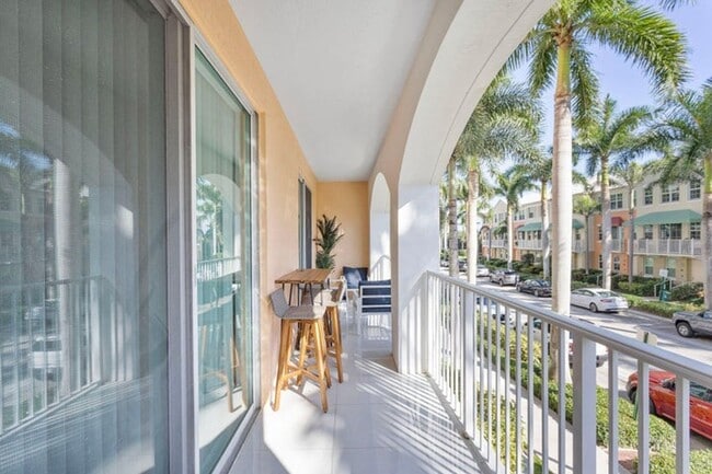 Building Photo - 804 E Windward Way