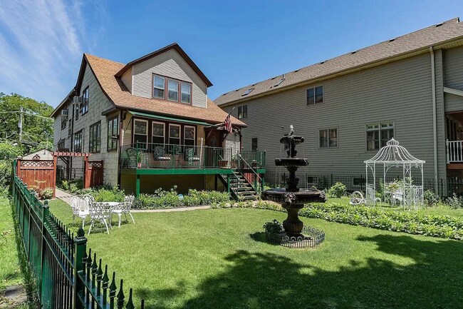 Primary Photo - 5258 W Windsor Ave