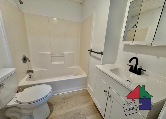 Building Photo - 101 Union St