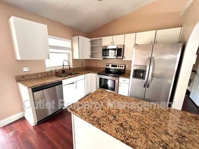Building Photo - 3214 Crestwood Forest Dr