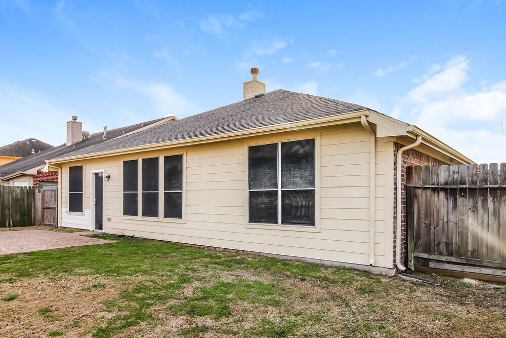 Building Photo - 410 Cedar Lake Dr