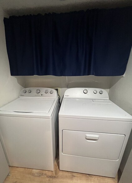 Laundry - 7904 Greycrest Ct