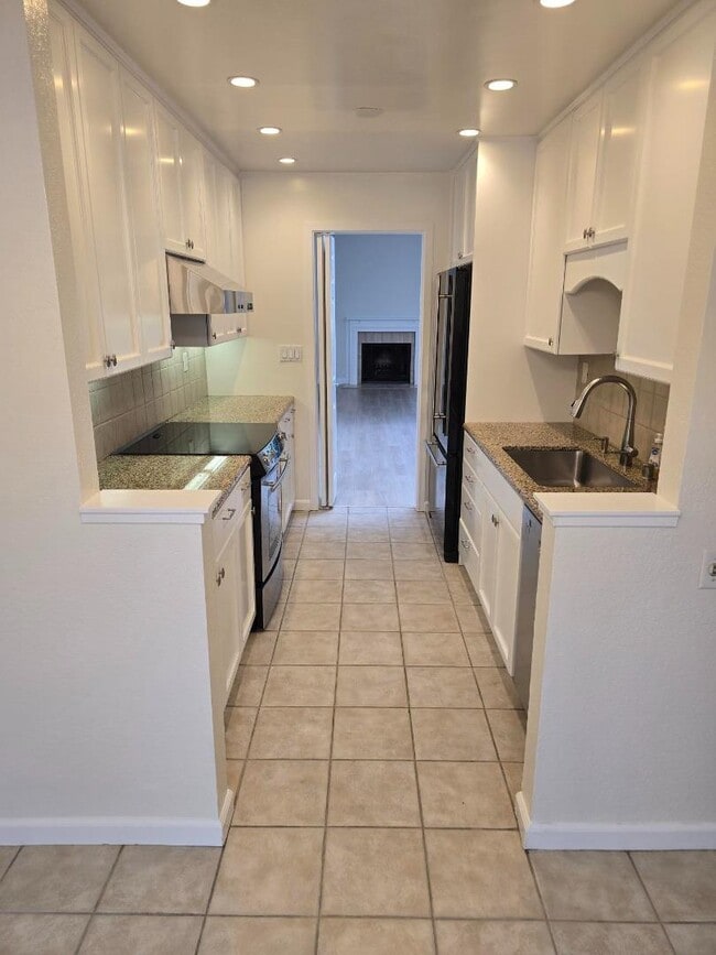 Building Photo - 119 Harbor Seal Ct