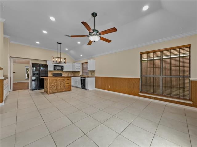 Building Photo - 2745 Salado Trail