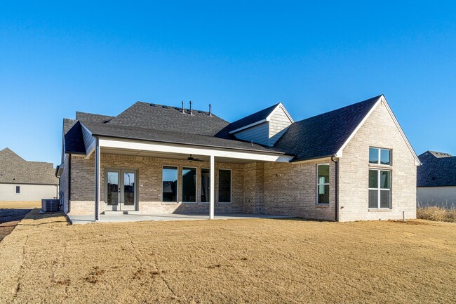 Building Photo - Stunning Open Concept in Torrey Lakes!