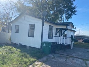 Building Photo - BEAUTIFUL REMODELED 3 BEDROOM LEASE HOME CLOSE TO DOWNTOWN HOUSTON