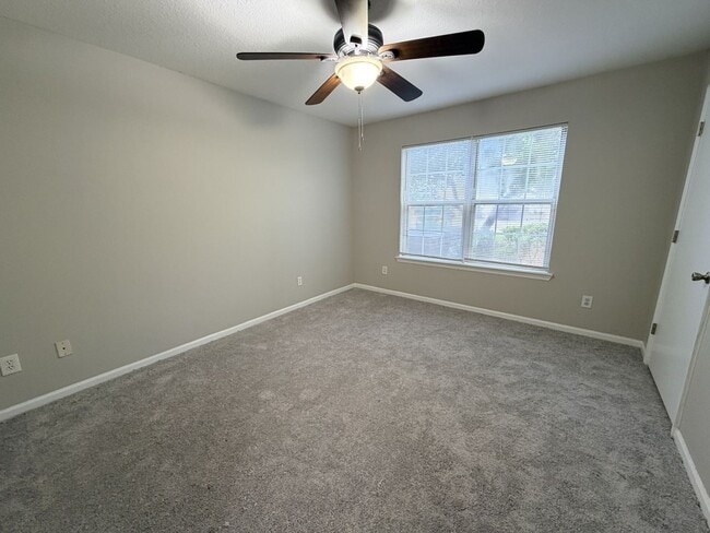 Building Photo - 1BR/1BA Timberlin Parc Luxury Condo