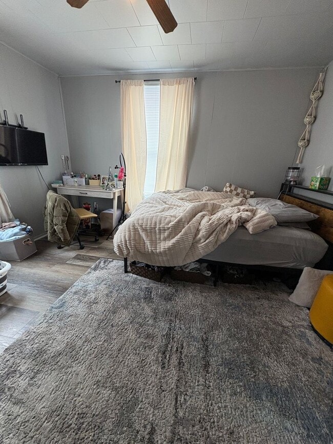Building Photo - 4 Bedroom, 2 Bath House Near UWL and WWTC