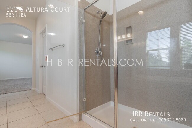 Building Photo - 521 S Altura Ct
