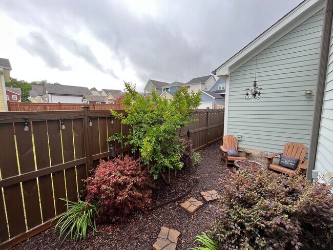 Building Photo - **OFFERING WAIVED APPLICATION FEES & $150 ...