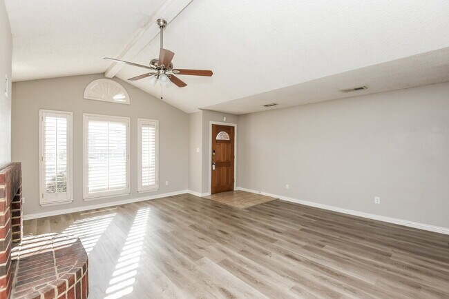 Building Photo - 4079 Tulip Tree Dr