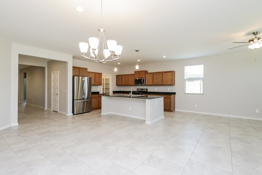 Building Photo - 654 Glen Canyon Dr