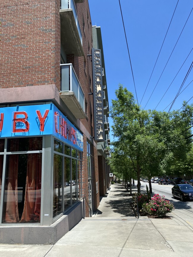 Building Photo - 620 Glen Iris Dr NE