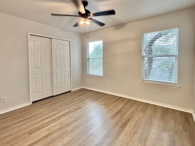 Building Photo - Beautiful 4 Bedroom Home in Gated Community!