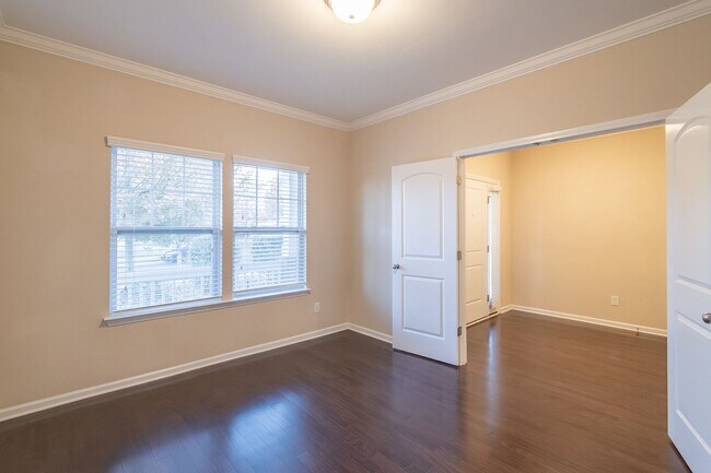 Building Photo - Third month rent free if you sign a lease before 01/31! Spacious 4 Bedroom, 3.5 Bath Home for Ren...