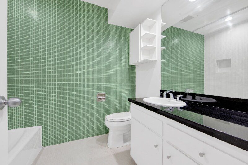 Building Photo - 7767 Hollywood Blvd