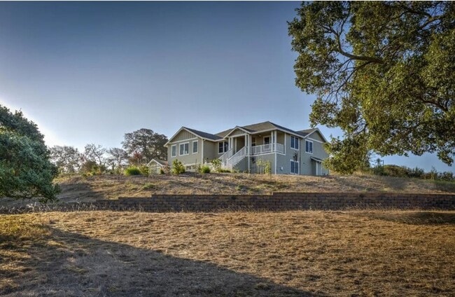 Building Photo - Modern Country Home in Petaluma – 4 Bed, 3...