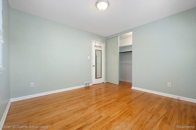 Building Photo - 1023 Amelia St