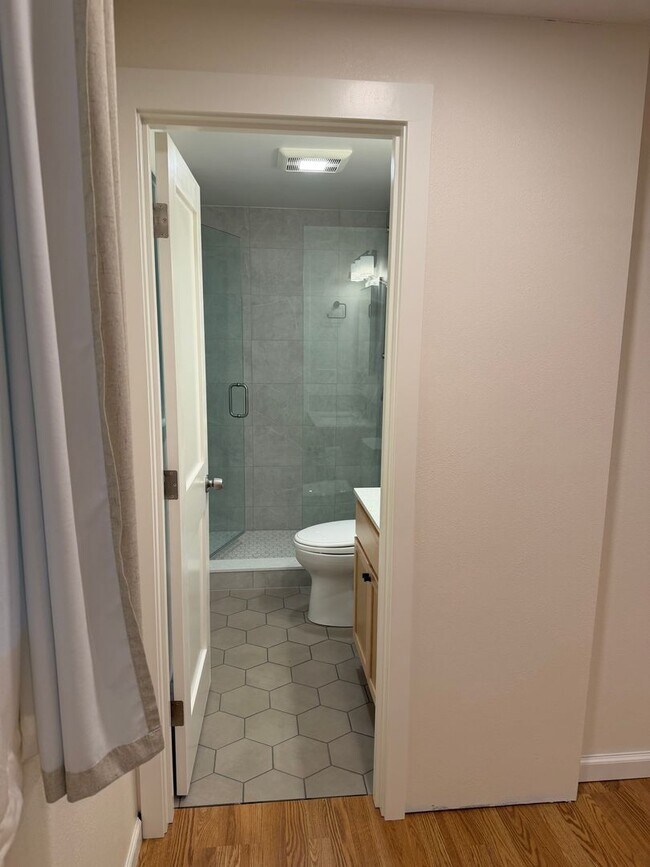 Building Photo - Beautiful 4 bedroom, 3 bathroom home in Eugene!