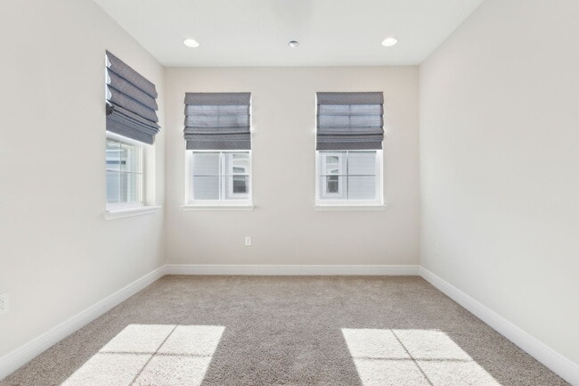 Building Photo - 401 Marquesa Cir