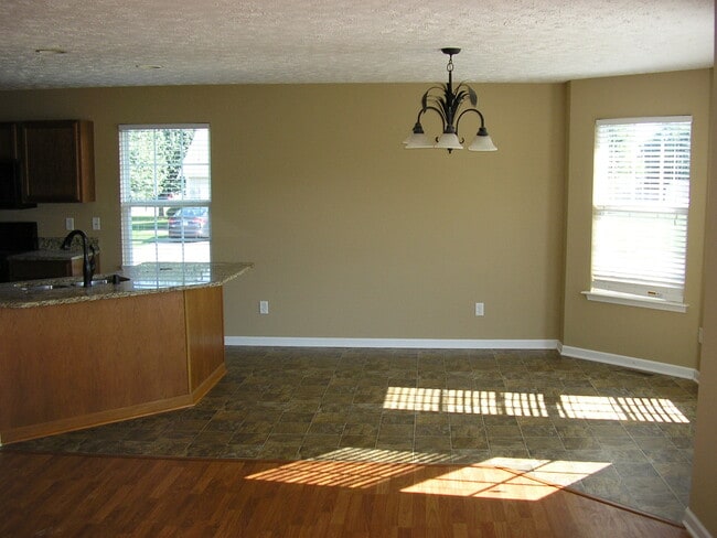 Building Photo - 403 Cedar Hollow Dr