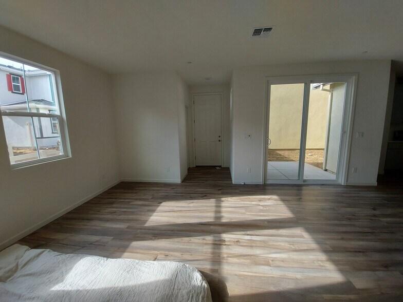 Living room - 7862 Paseo de Daly