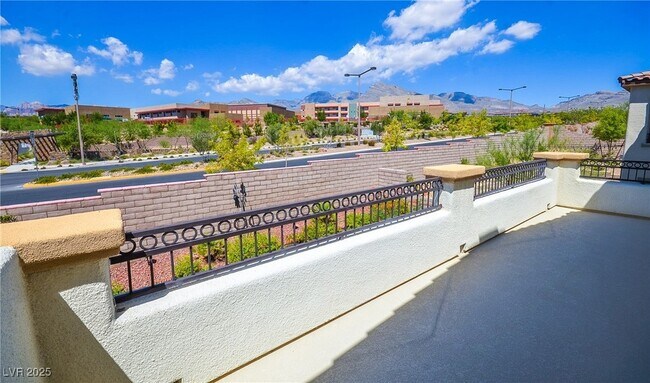 Building Photo - 685 Catalina Aisle St