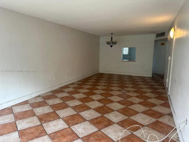 Building Photo - 1 bedroom in North miami FL 33179