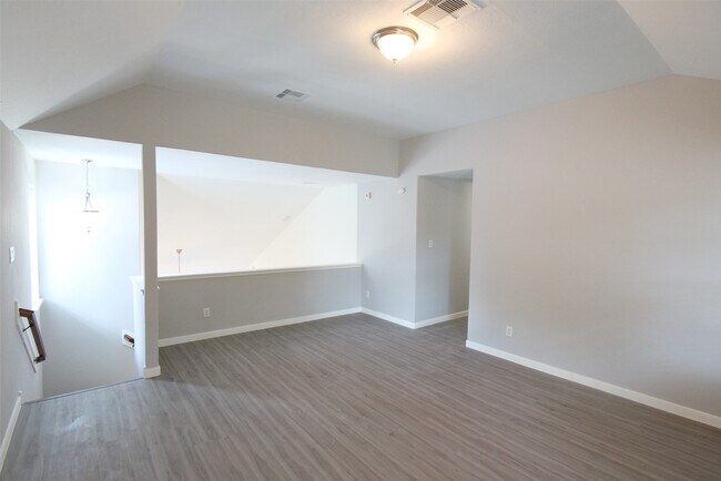 Building Photo - 6119 Lakenshire Falls Ln