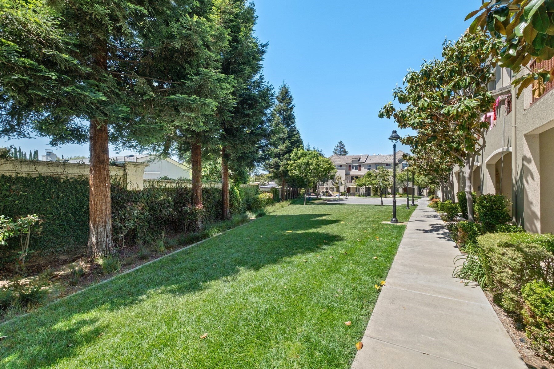 Building Photo - 1271 Westbury Dr