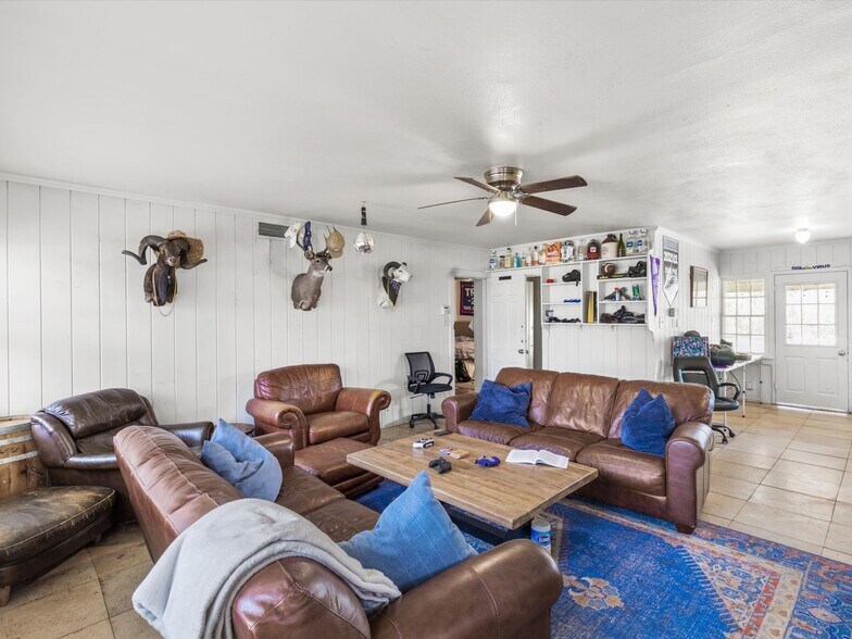 Building Photo - 3709 Bellaire Cir