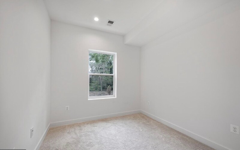 Building Photo - 5508 Clay Pl NE