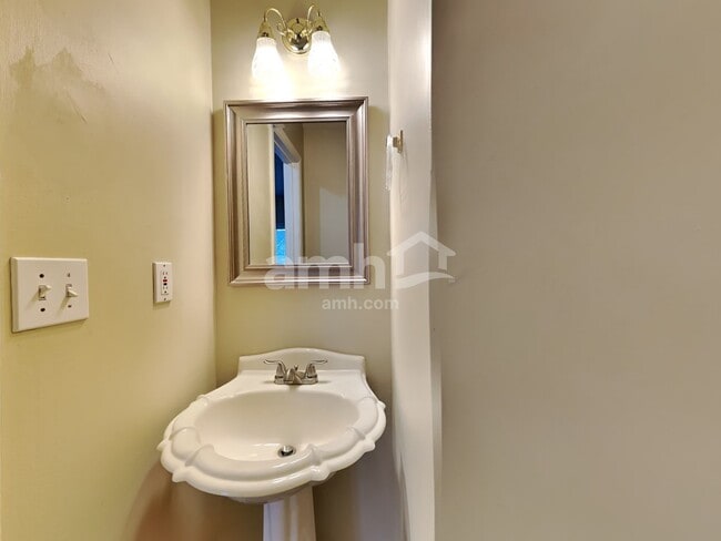 Building Photo - 7474 Clipper Cove