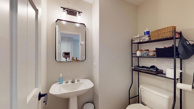 Building Photo - 113 Samuel Ct