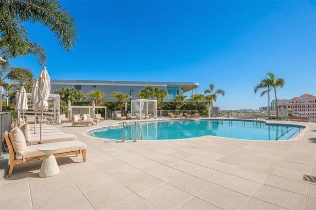 Building Photo - 400 Central Ave